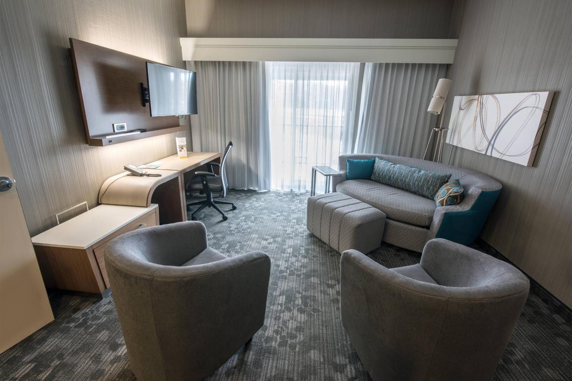 Courtyard By Marriott Norwich Hotel Buitenkant foto