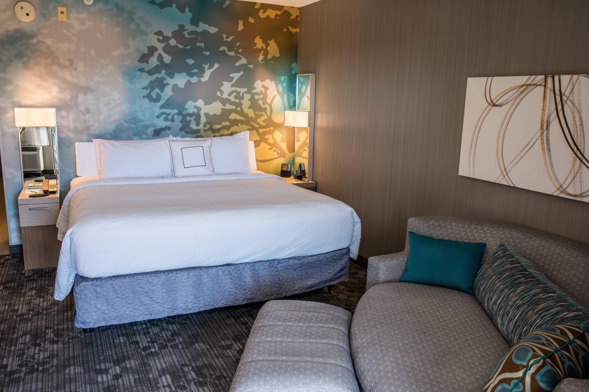 Courtyard By Marriott Norwich Hotel Buitenkant foto